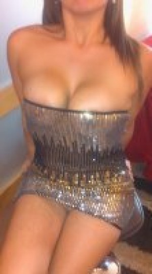 Sofia  Damas de compa&ntilde;ia en Chile, escort o acompa&ntilde;antes femeninas en Santiago |  Sofia soy una jovencita de gigantes tetasme encanta follar pero con, Mi fotos son reales ,solo compruebalo 